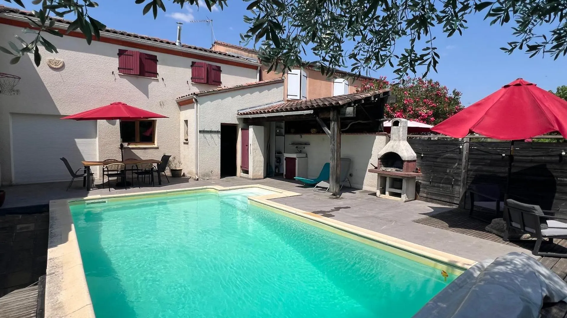 Maison Tout Confort Avec Piscine Albi 0*,  Francia